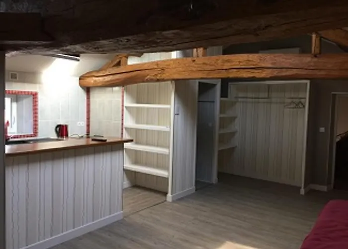 Maison Accueillante à Avec Jardin Et Cheminée