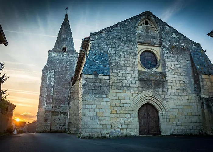 Maison Accueillante à Avec Jardin Et Cheminée *